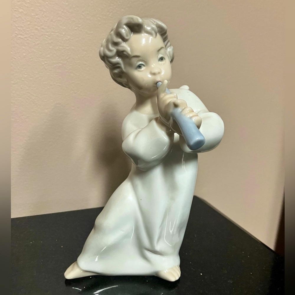 Lladró Angel with Flute Figurine